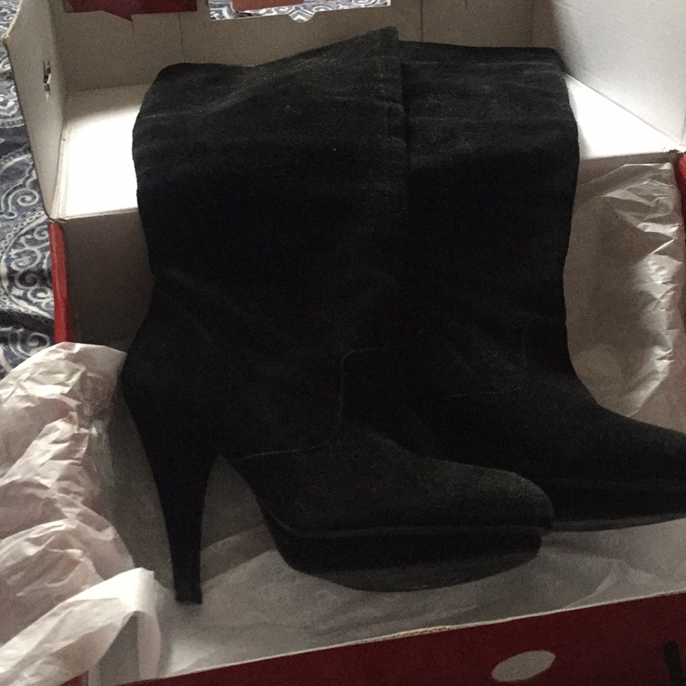 Suade black boots knee length